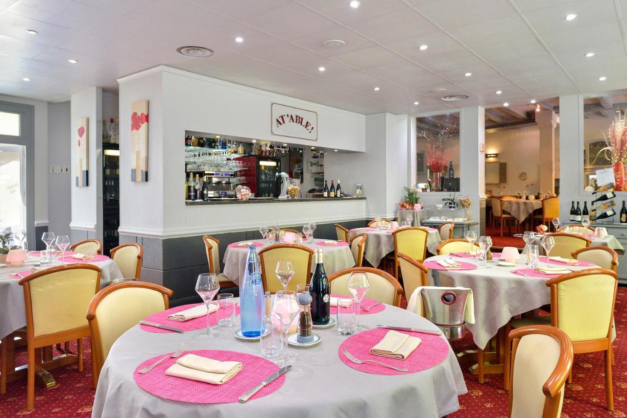 Logis Hotel Restaurant La Boule D'Or Chinon Exteriér fotografie